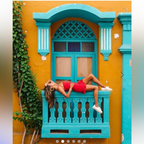 Sincerely Jules+Billabong Strappy Rio Red & Black Smocked Ruffle Hem Mini Dress - Picture 1 of 11